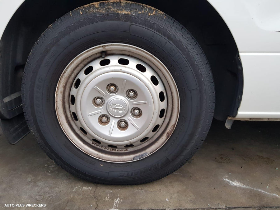 2010 Hyundai Iload/imax Right Front Door Window