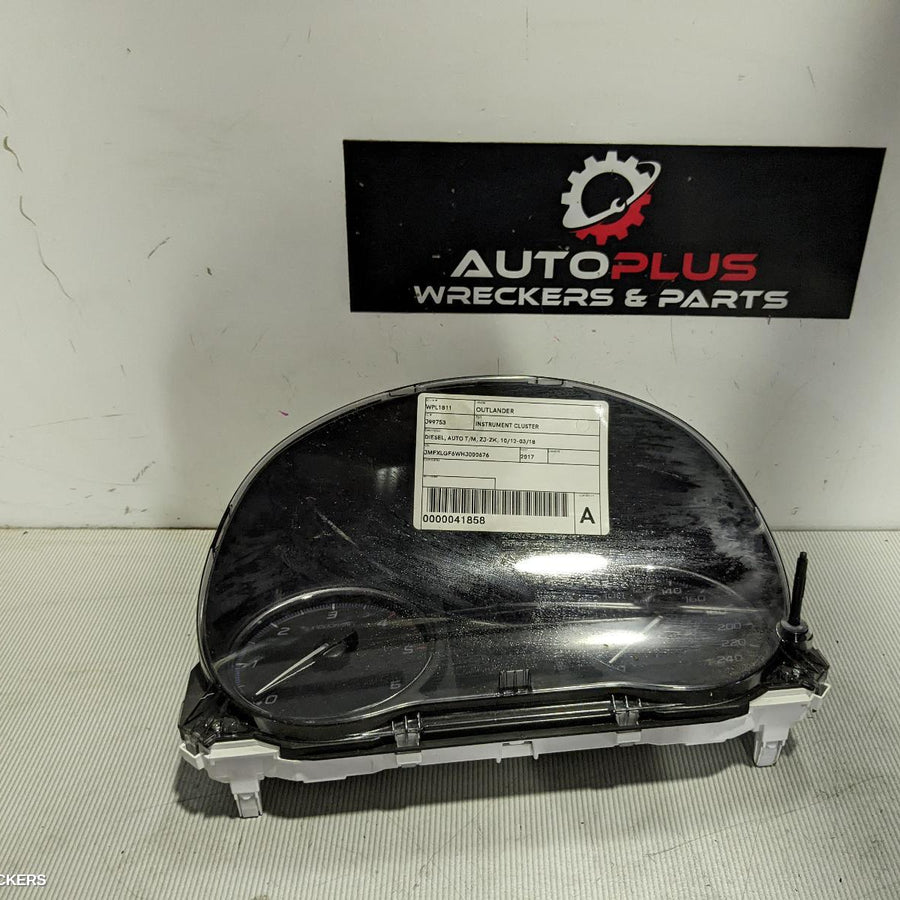 2012-2018 Mitsubishi Outlander Instrument Cluster
