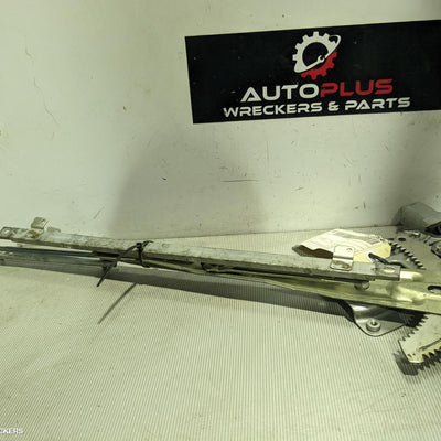 2009 Mitsubishi Outlander Right Front Window Reg Motor