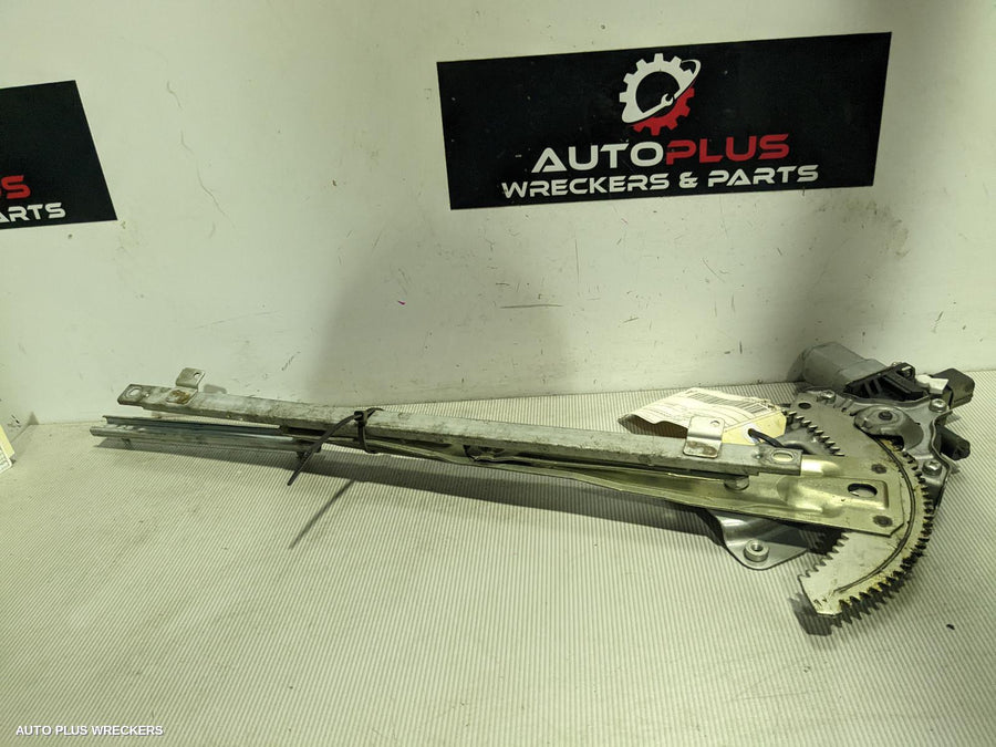 2009 Mitsubishi Outlander Right Front Window Reg Motor
