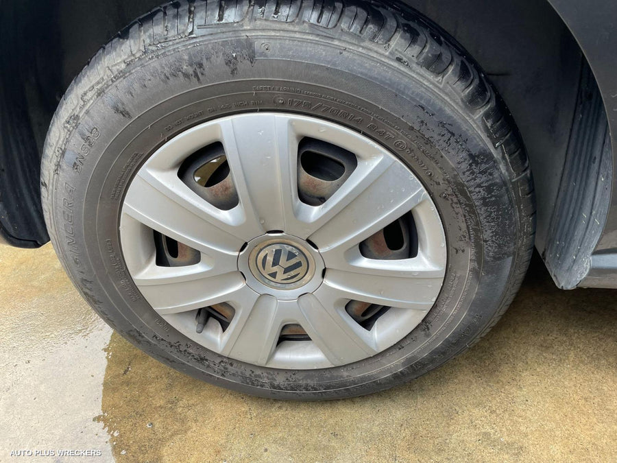 2011 Volkswagen Polo Right Taillight