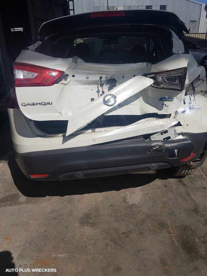 2016 Nissan Qashqai Left Front Door Window