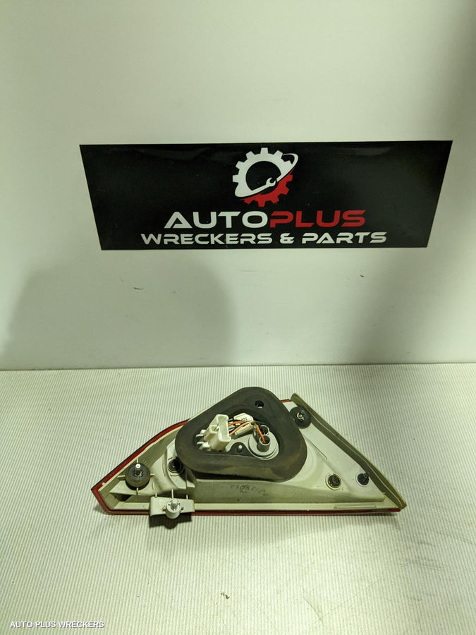 2011 Hyundai I45 Rear Garnish