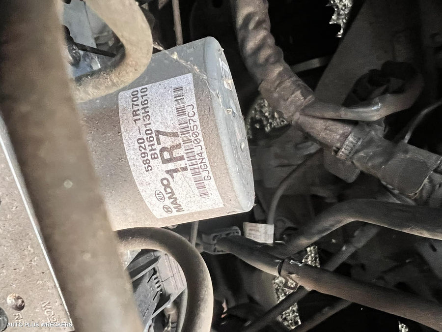 2011 Hyundai Accent Alternator