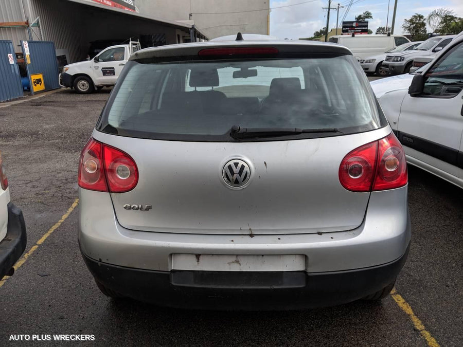 2004 Volkswagen Golf Left Taillight