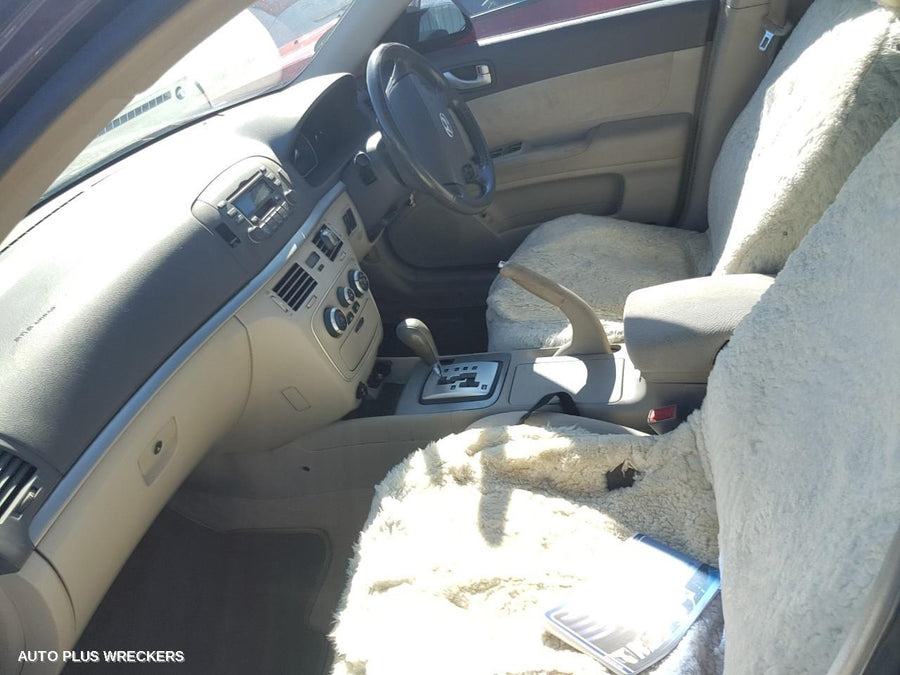 2006 Hyundai Sonata Left Front Door