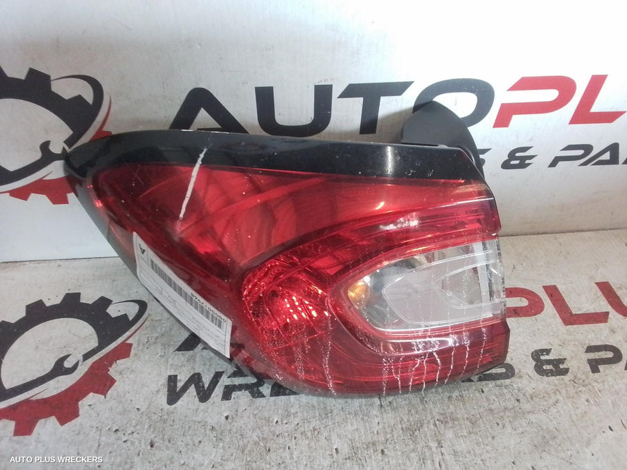 2016 Renault Captur Left Taillight