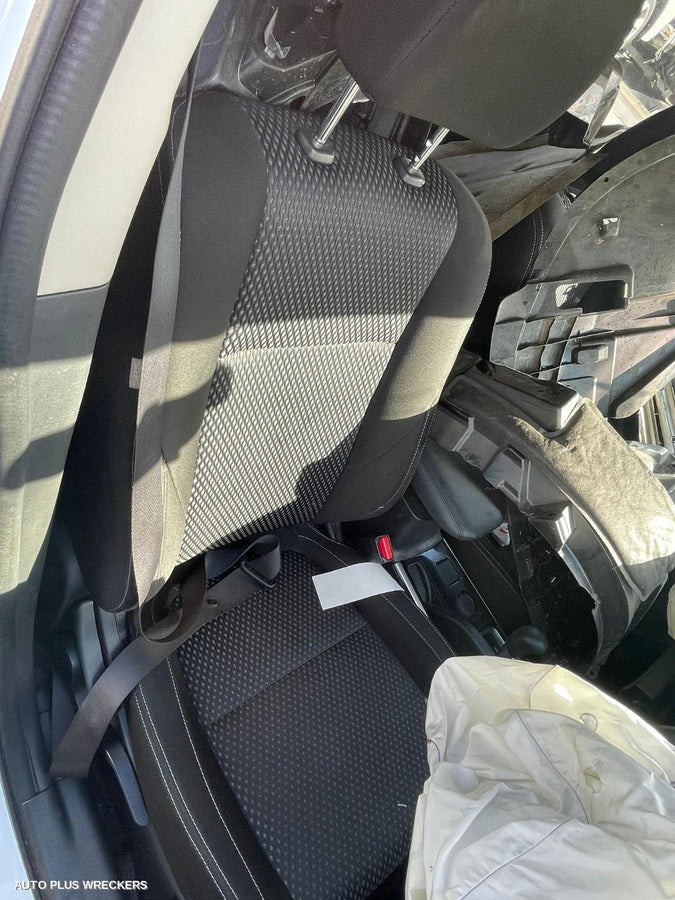 2017 Mitsubishi Outlander Right Front Hub Assembly