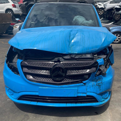 2016 Mercedes Vito Left Rear Hub Assembly