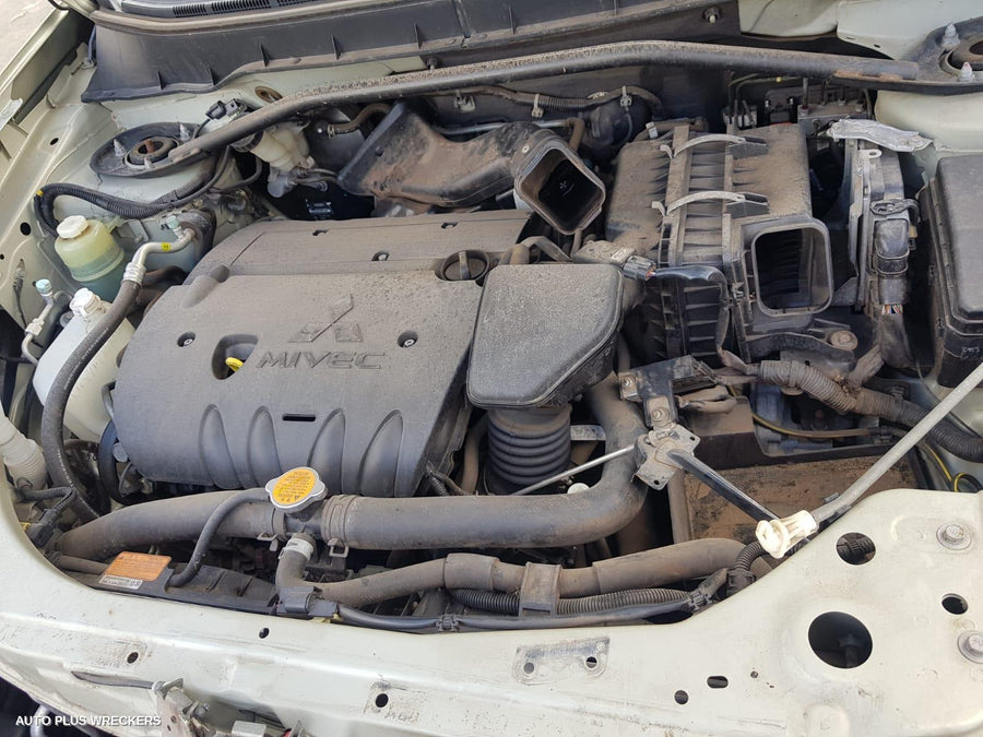 2009 Mitsubishi Outlander Rear Garnish