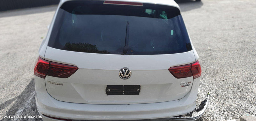 2016 Volkswagen Tiguan Right Front Door Window