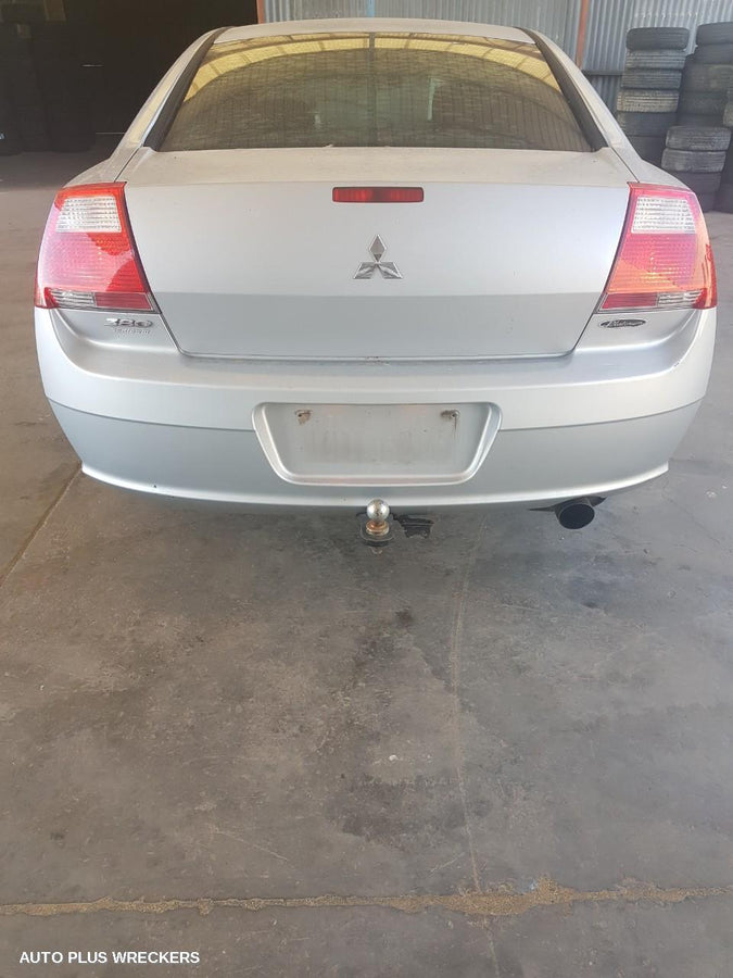 2005 Mitsubishi 380 Left Front Window Reg Motor