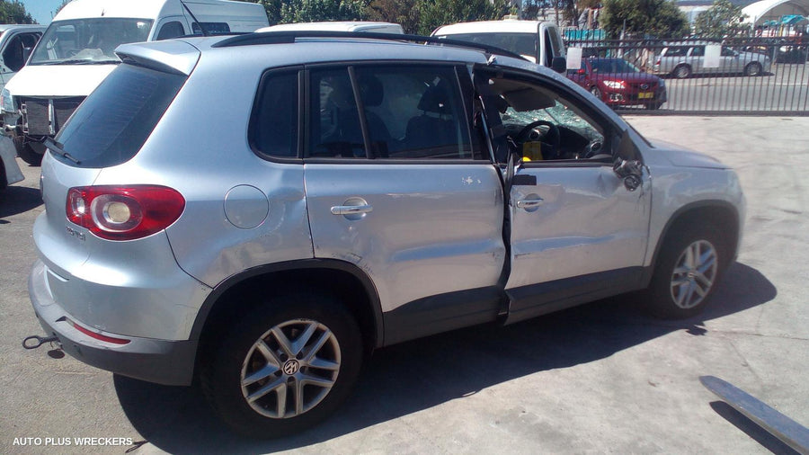 2010 Volkswagen Tiguan Right Taillight
