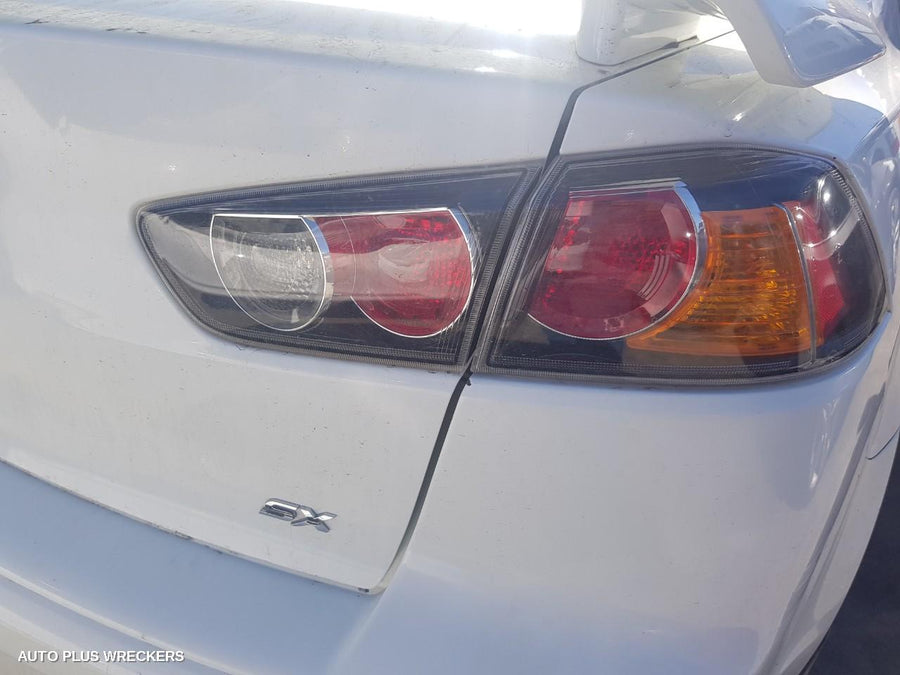 2007-2014 Mitsubishi Lancer Left Door Mirror