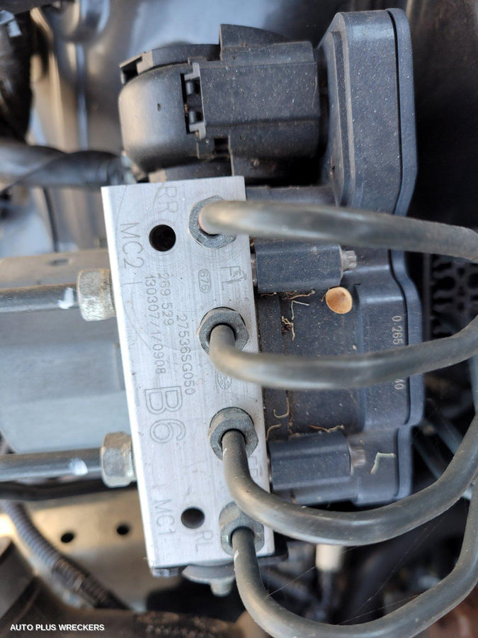 2013 Subaru Forester Sunvisor