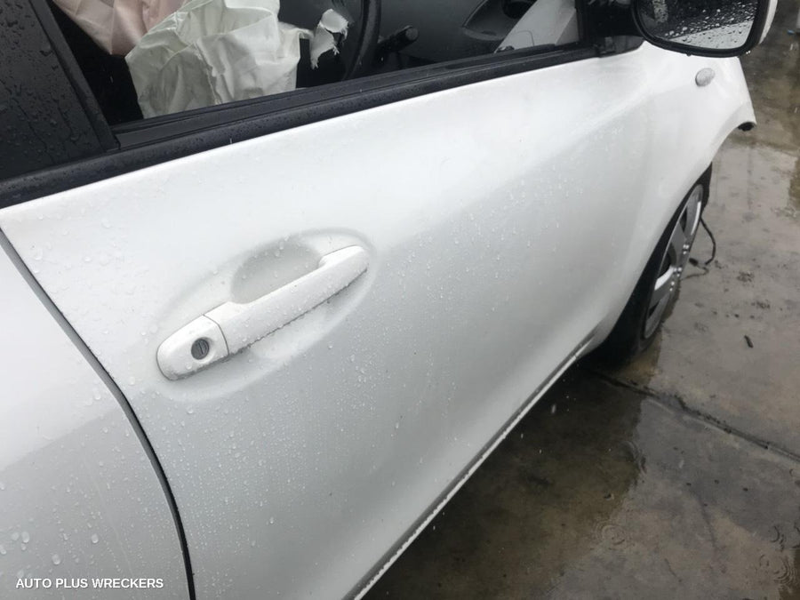 2007 Toyota Yaris Sunvisor