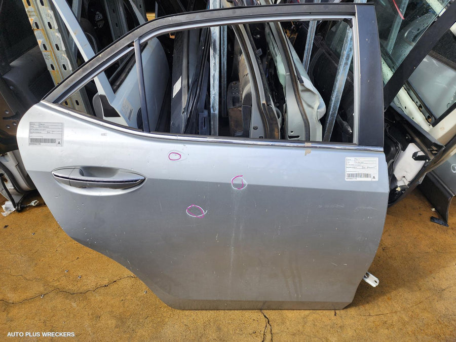 2013-2019 Toyota Corolla Right Rear Door Sliding