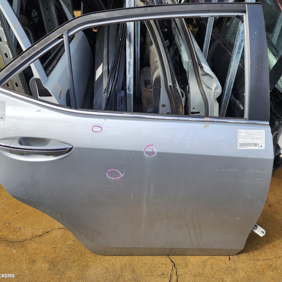 2013-2019 Toyota Corolla Right Rear Door Sliding