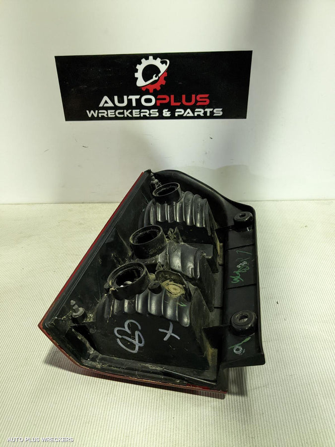 2006 Nissan Pathfinder Right Taillight