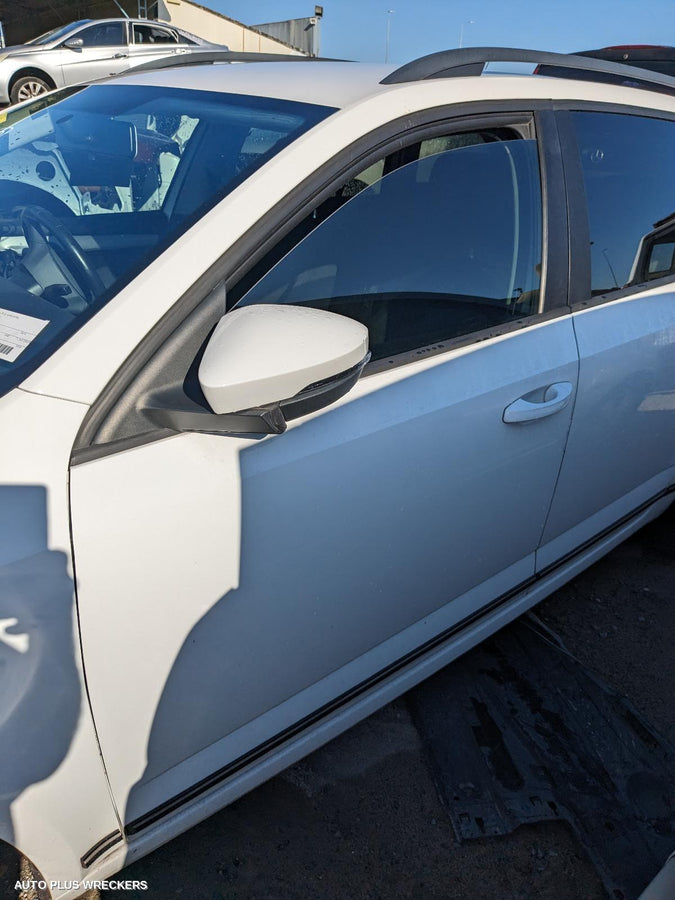 2014 Skoda Octavia Sunvisor