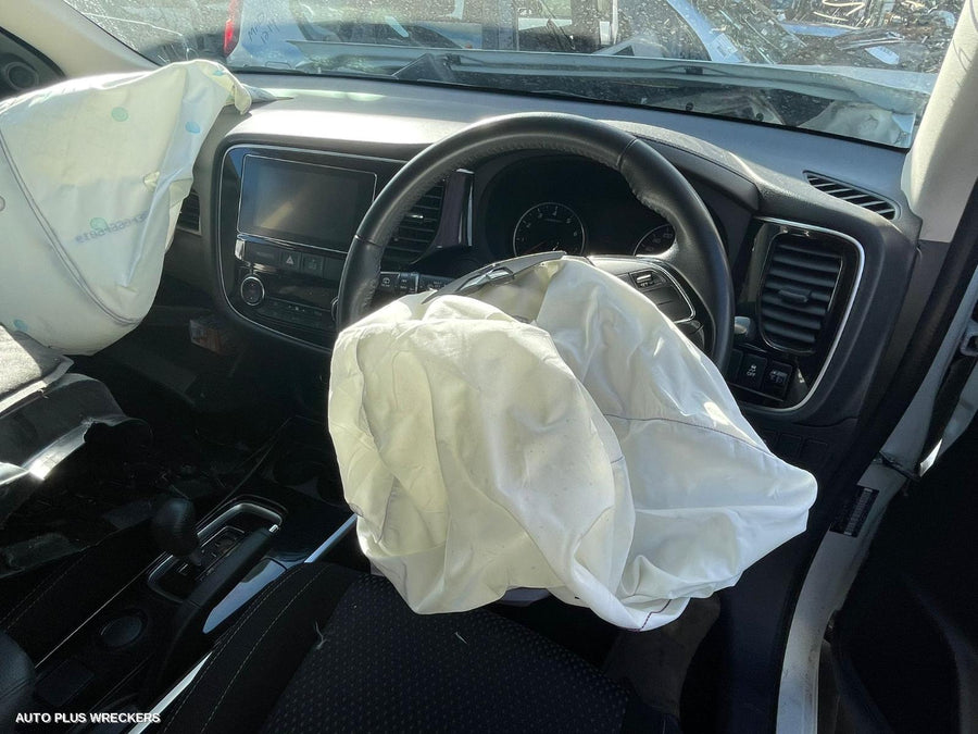 2017 Mitsubishi Outlander Sunvisor