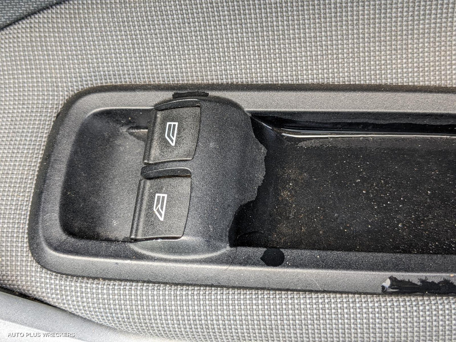2011 Ford Fiesta Right Rear Door Sliding