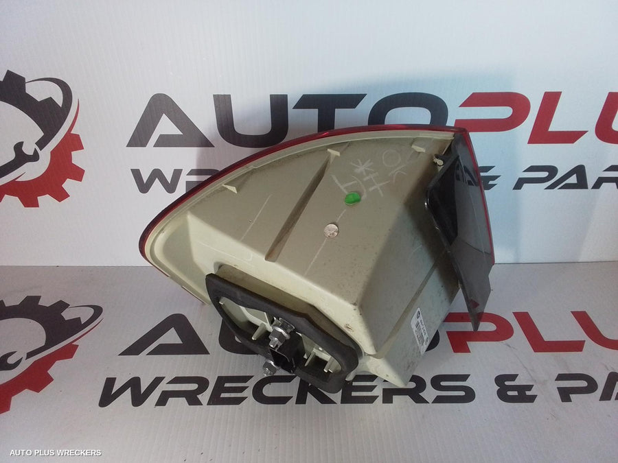 2010 Volkswagen Jetta Right Taillight