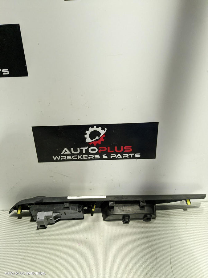 2011 Toyota Hiace Pwr Dr Wind Switch