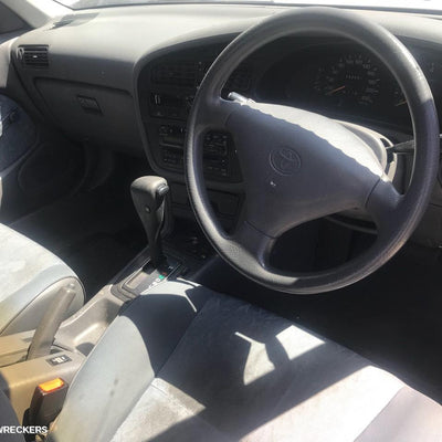 1995-1997 Toyota Camry Grille