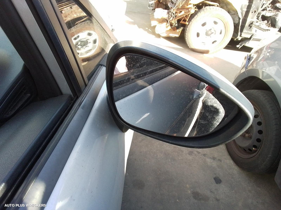 2014 Ford Fiesta Right Driveshaft