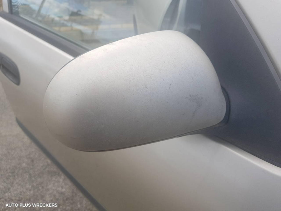 2003 Nissan Pulsar Right Guard