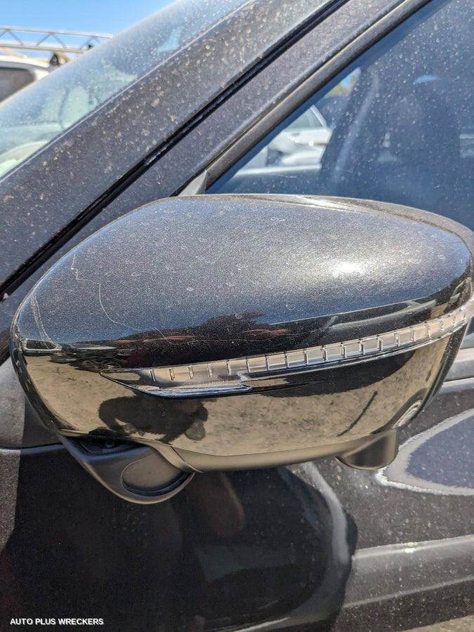 2015 Nissan Juke Right Rear Door Sliding