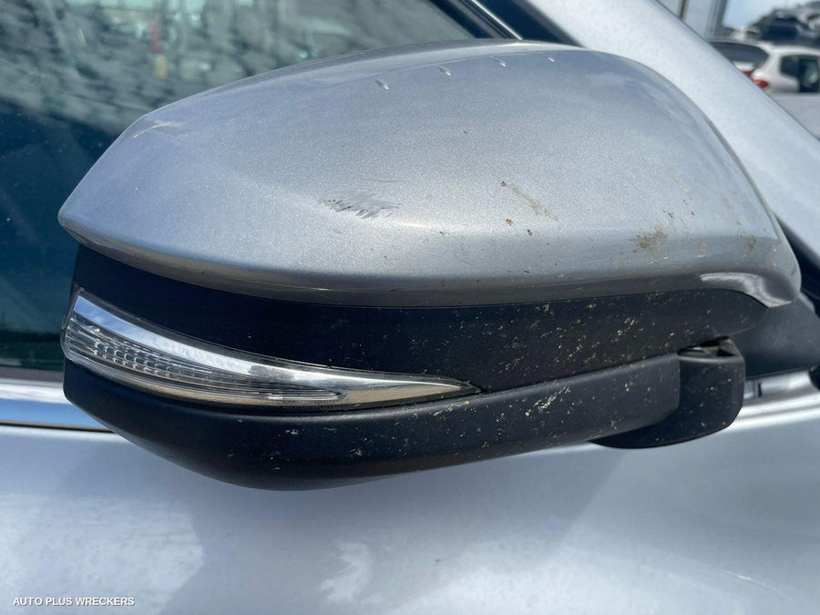 2015 Toyota Kluger Fan