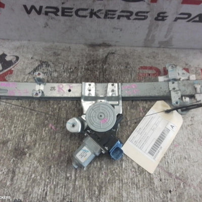 2012-2017 Nissan Pulsar Right Front Window Reg Motor