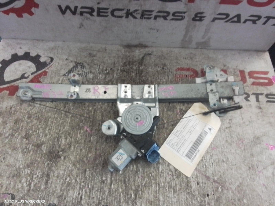 2012-2017 Nissan Pulsar Right Front Window Reg Motor