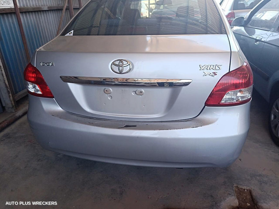 2009 Toyota Yaris Left Rear Door Window