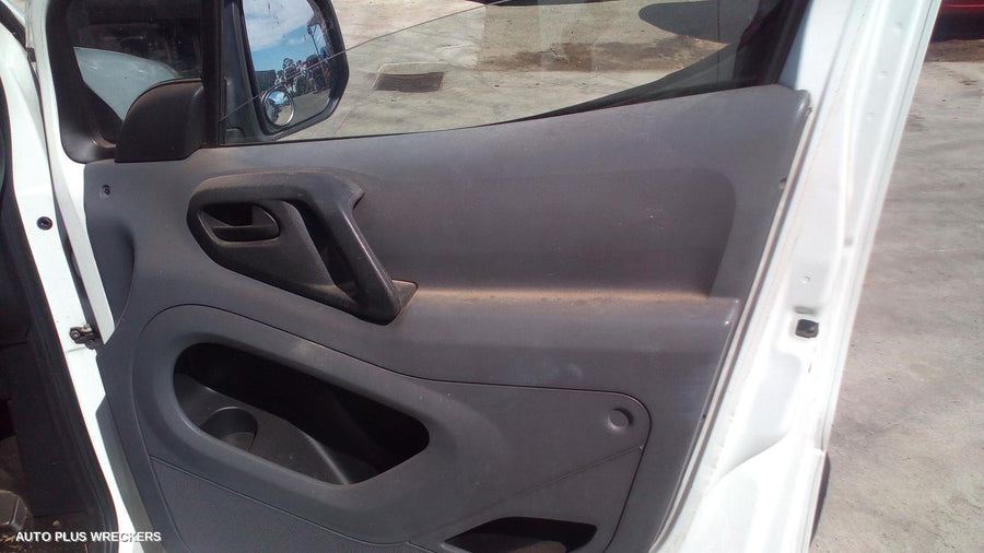 2007 Volkswagen Caddy Right Taillight