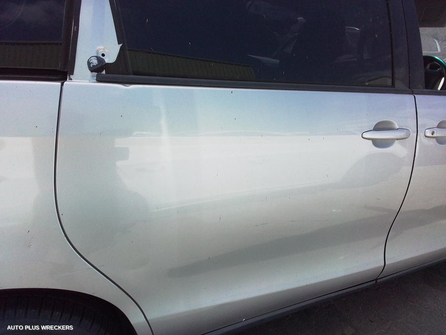 2006 Toyota Tarago Left Guard