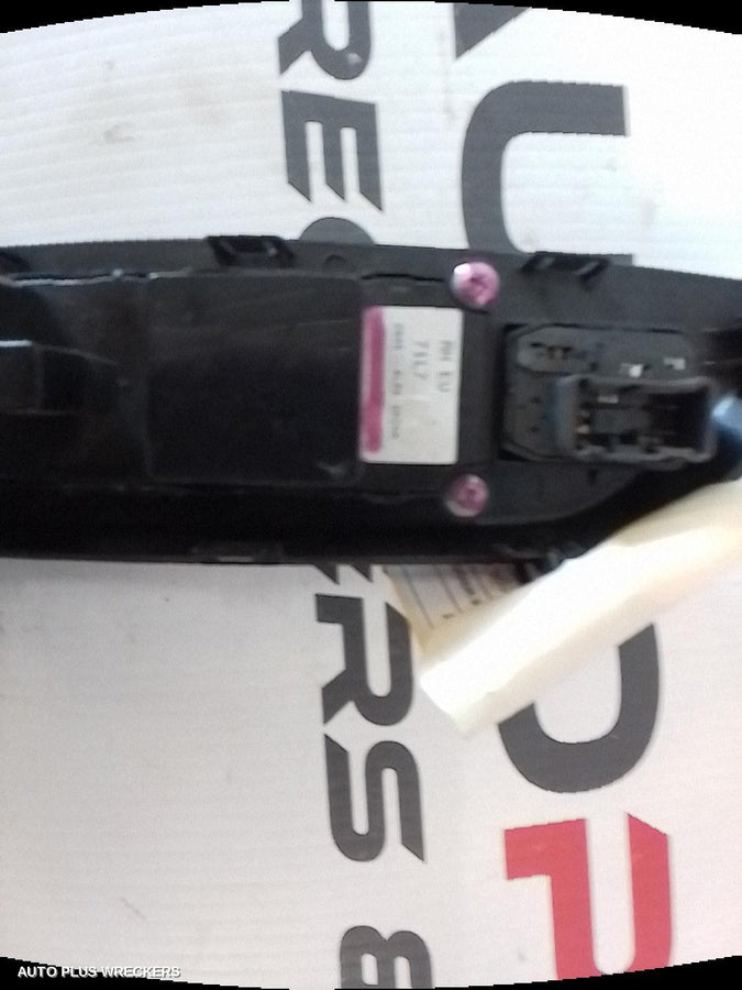 2010-2017 Suzuki Swift Pwr Dr Wind Switch