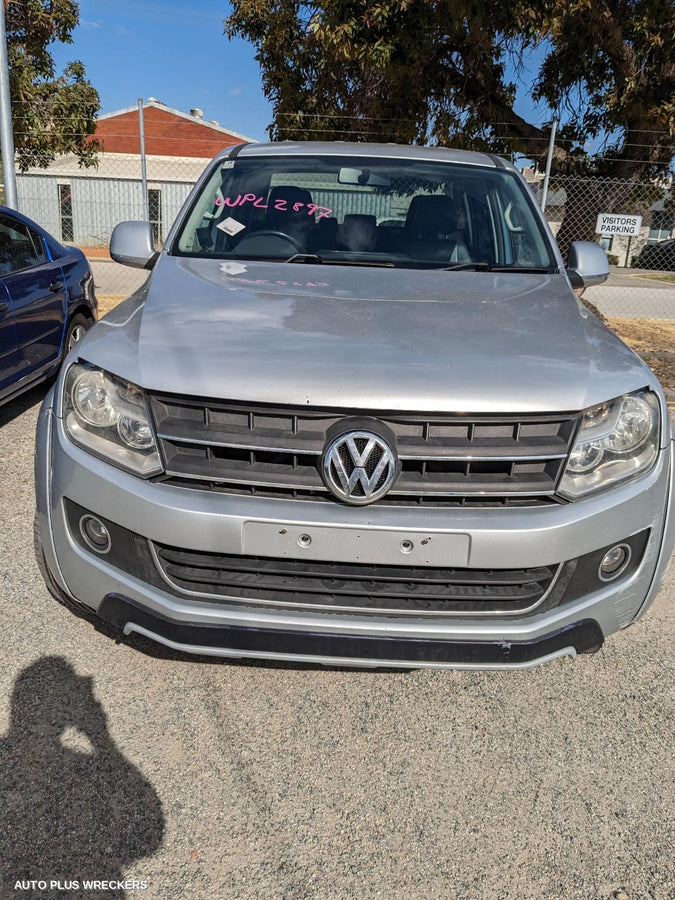 2011 Volkswagen Amarok Right Front Door Window