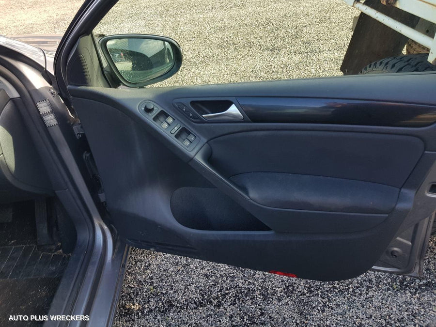 2009 Volkswagen Golf Right Rear Door Sliding
