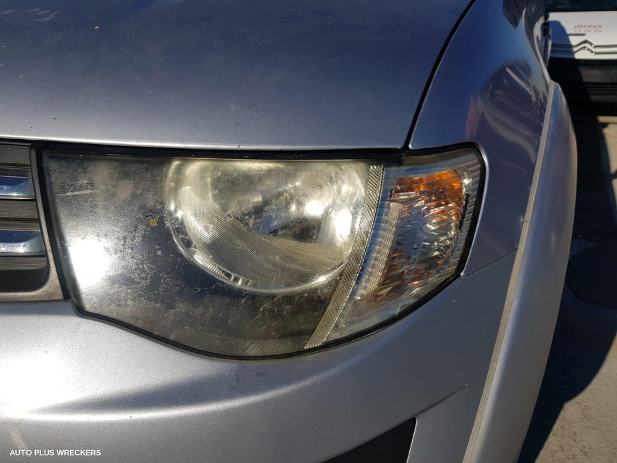 2013 Mitsubishi Triton Right Rear Door Sliding
