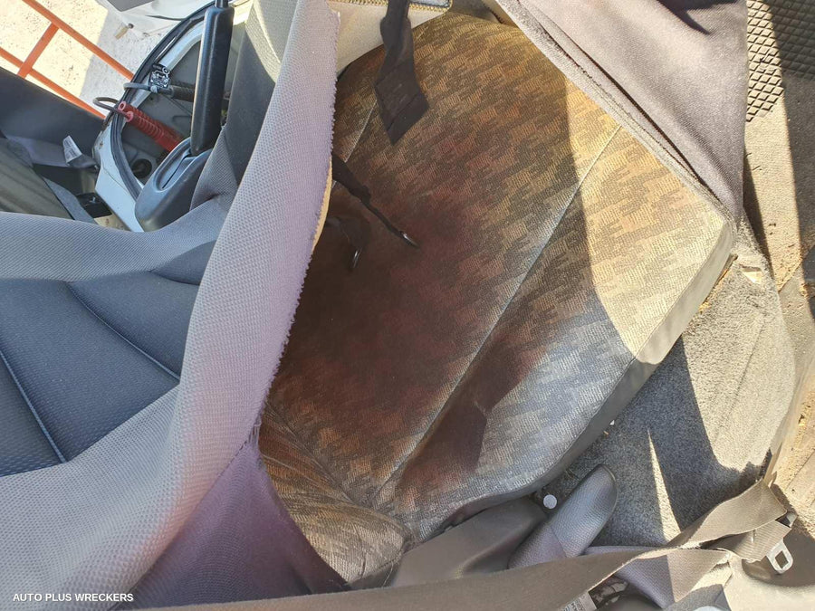 2008 Suzuki Apv Left Front Door Window