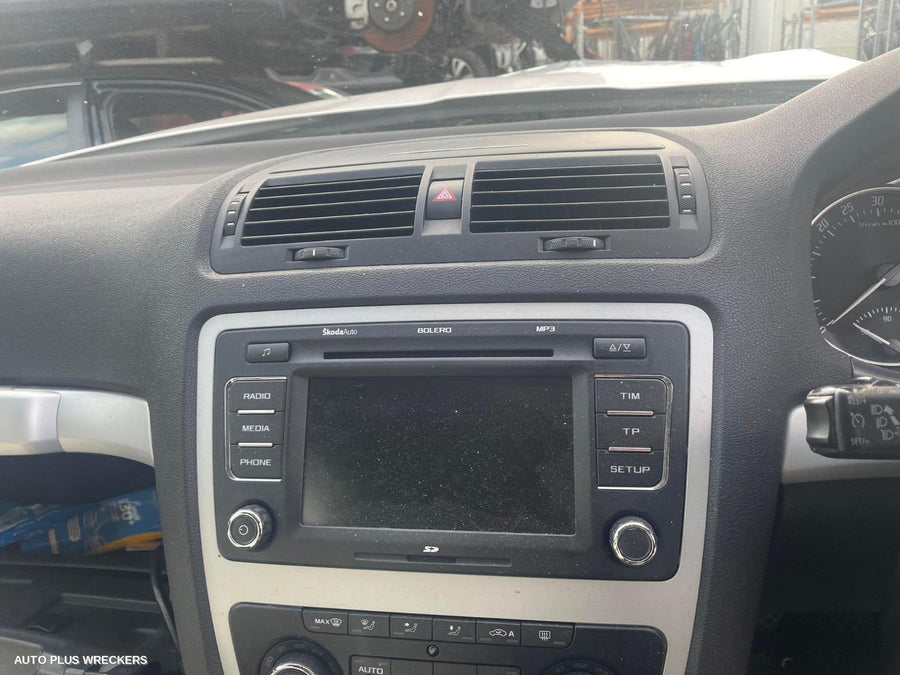 2010 Skoda Octavia Left Front Door