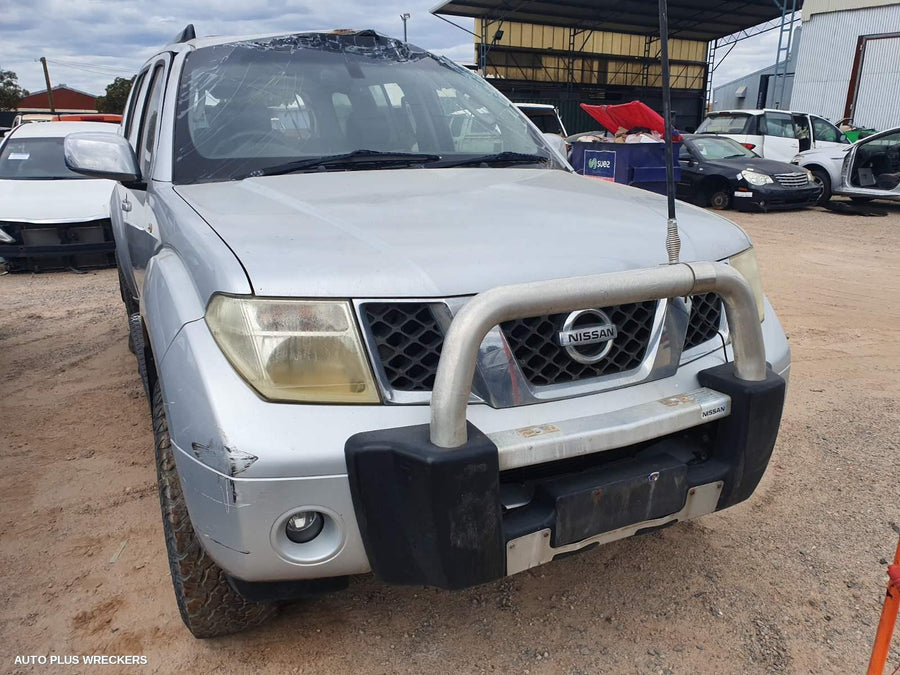 2006 Nissan Pathfinder Sunvisor