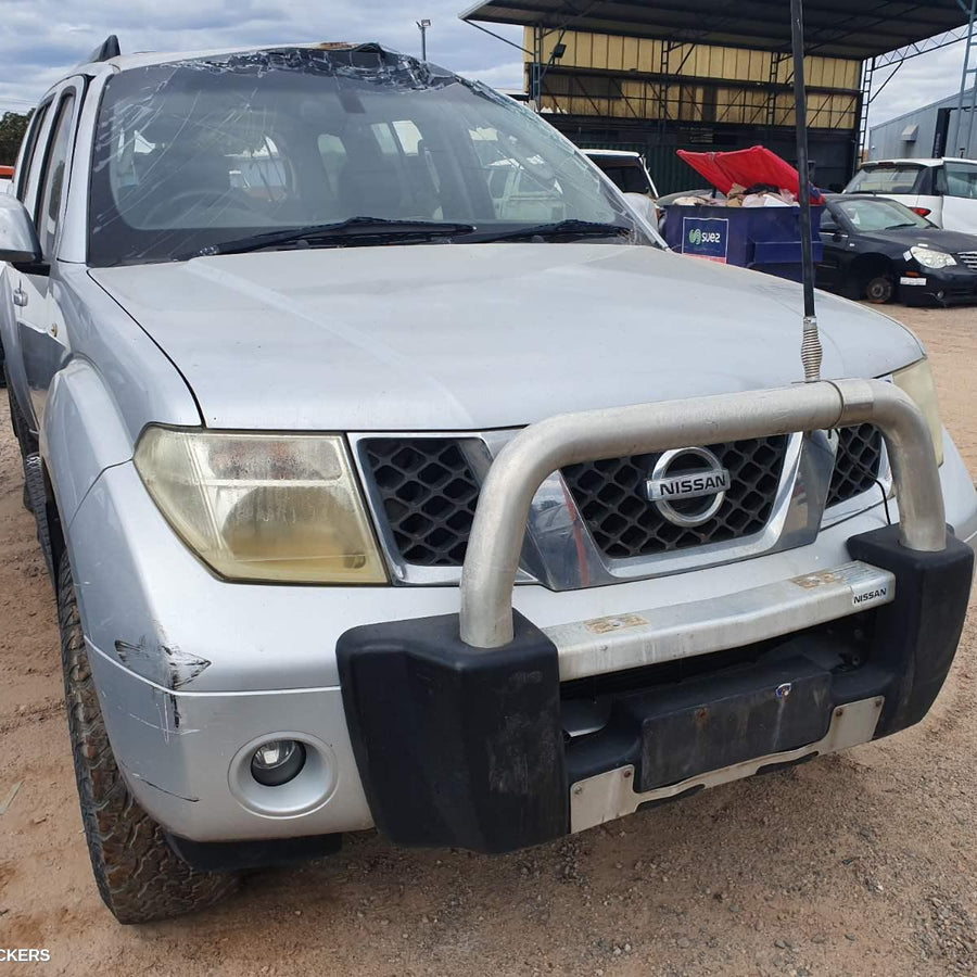 2006 Nissan Pathfinder Sunvisor