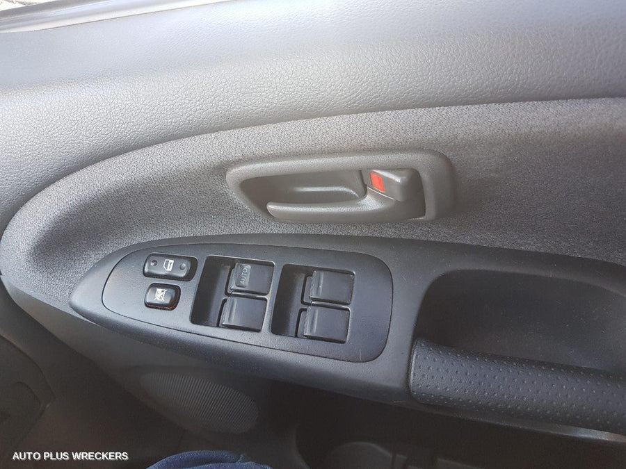 2005 Toyota Tarago 2nd Seat  Rear Seat