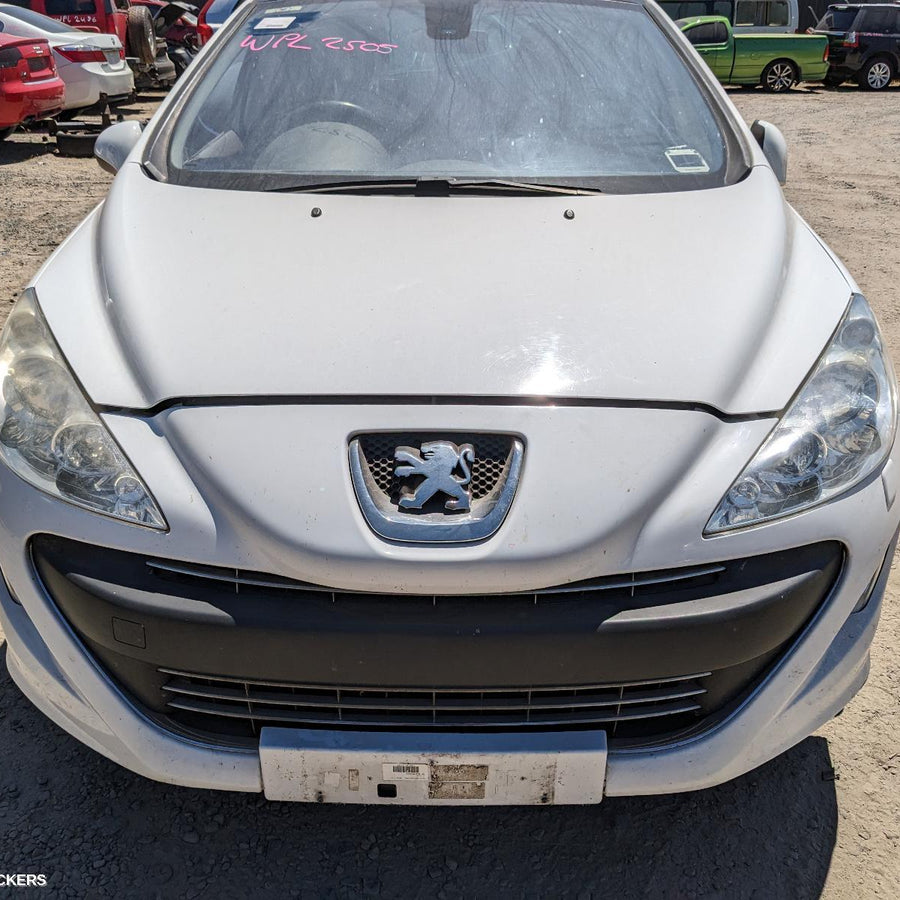 2011 Peugeot 308 Left Front Door