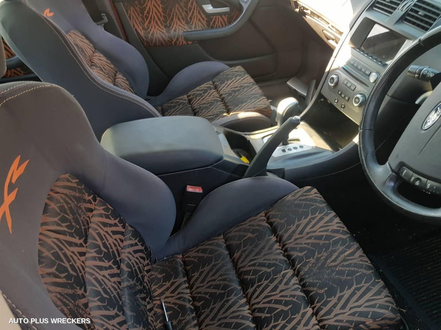 2005 FORD FALCON RIGHT FRONT DOOR WINDOW