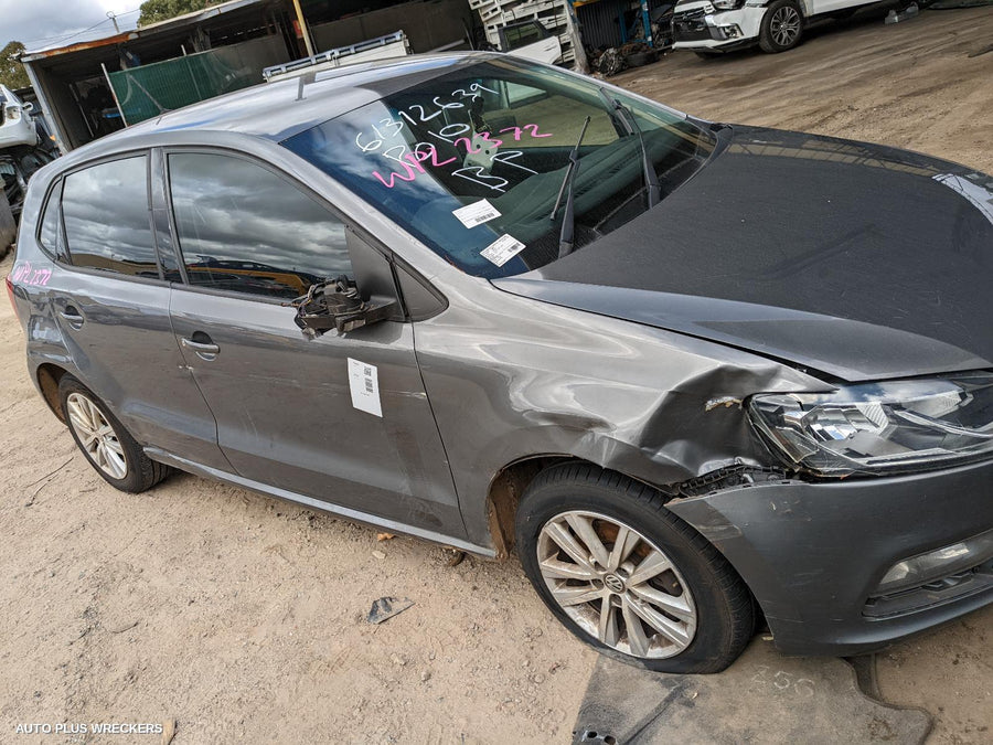 2015 Volkswagen Polo Left Taillight